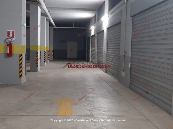 box auto in vendita a Palermo in zona Libertà