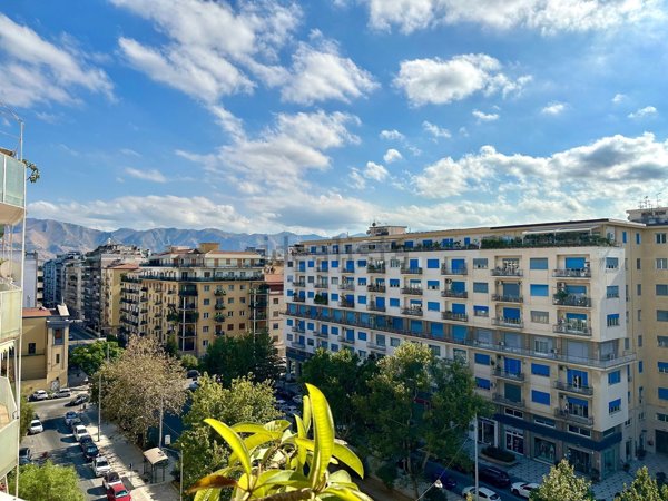 appartamento in vendita a Palermo in zona Libertà