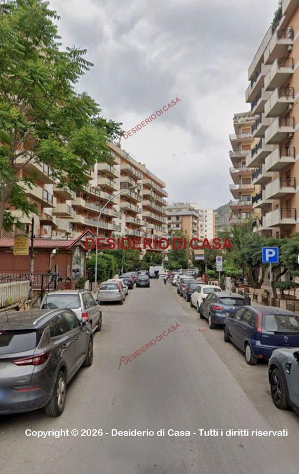 box auto in vendita a Palermo in zona Resuttana