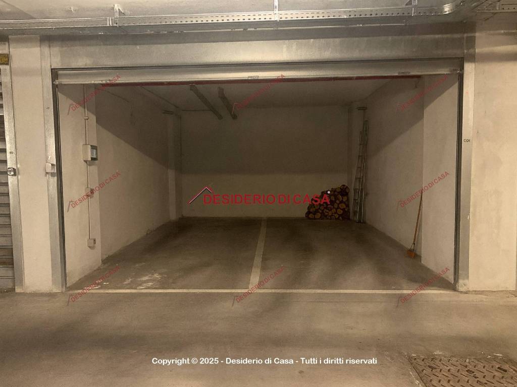 box auto in vendita a Palermo in zona Resuttana