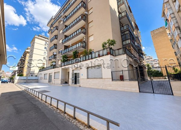 ufficio in vendita a Palermo in zona Resuttana