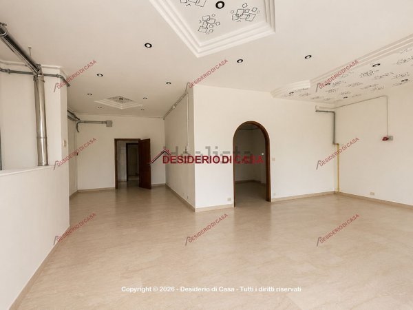 locale commerciale in vendita a Palermo in zona Resuttana