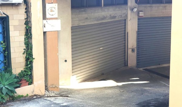box auto in vendita a Palermo in zona Resuttana