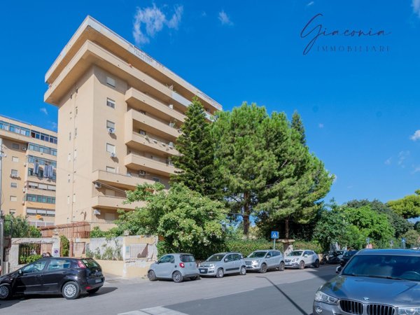 appartamento in vendita a Palermo in zona Oreto