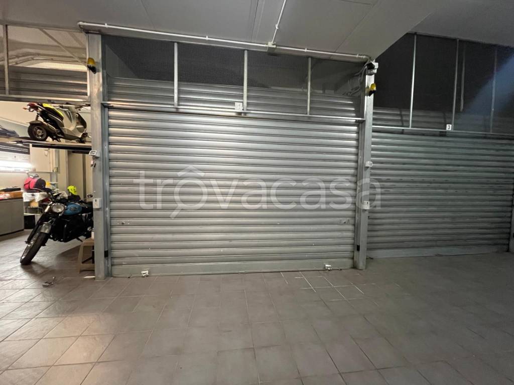 box auto in vendita a Palermo in zona Resuttana