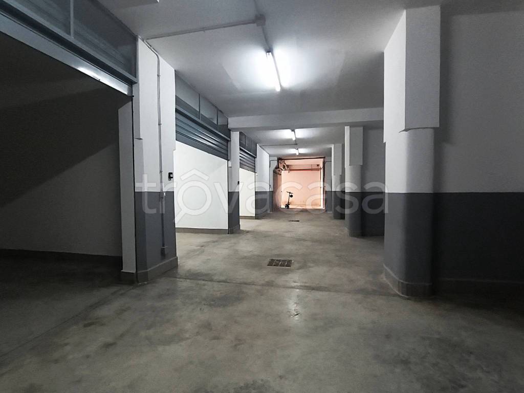 box auto in vendita a Palermo in zona Resuttana