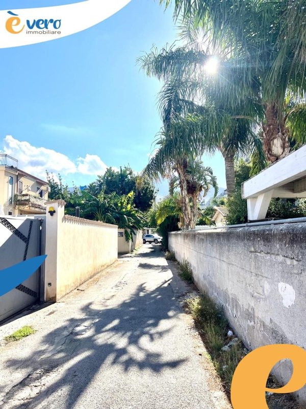 appartamento in vendita a Palermo in zona Partanna
