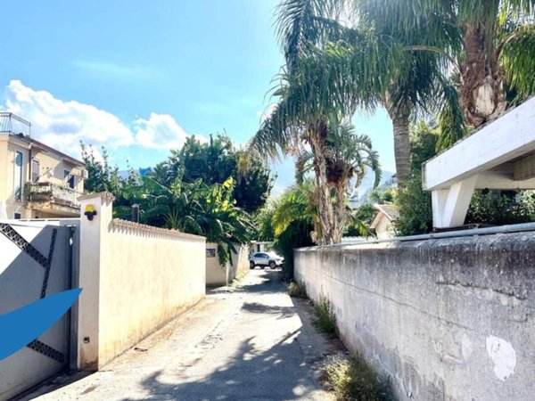 appartamento in vendita a Palermo in zona Partanna