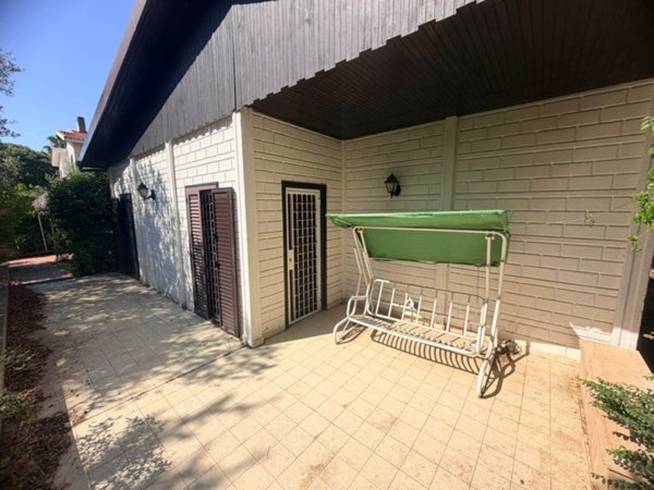 casa indipendente in vendita a Palermo in zona Mondello