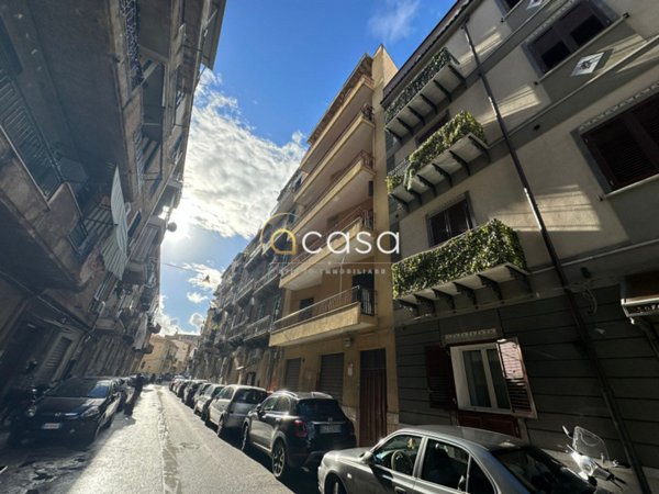 appartamento in vendita a Palermo in zona Montegrappa / Santa Rosalia
