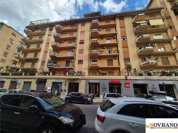 appartamento in vendita a Palermo in zona Malaspina/Palagonia