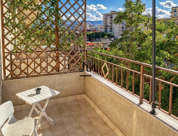 appartamento in vendita a Palermo in zona Zisa