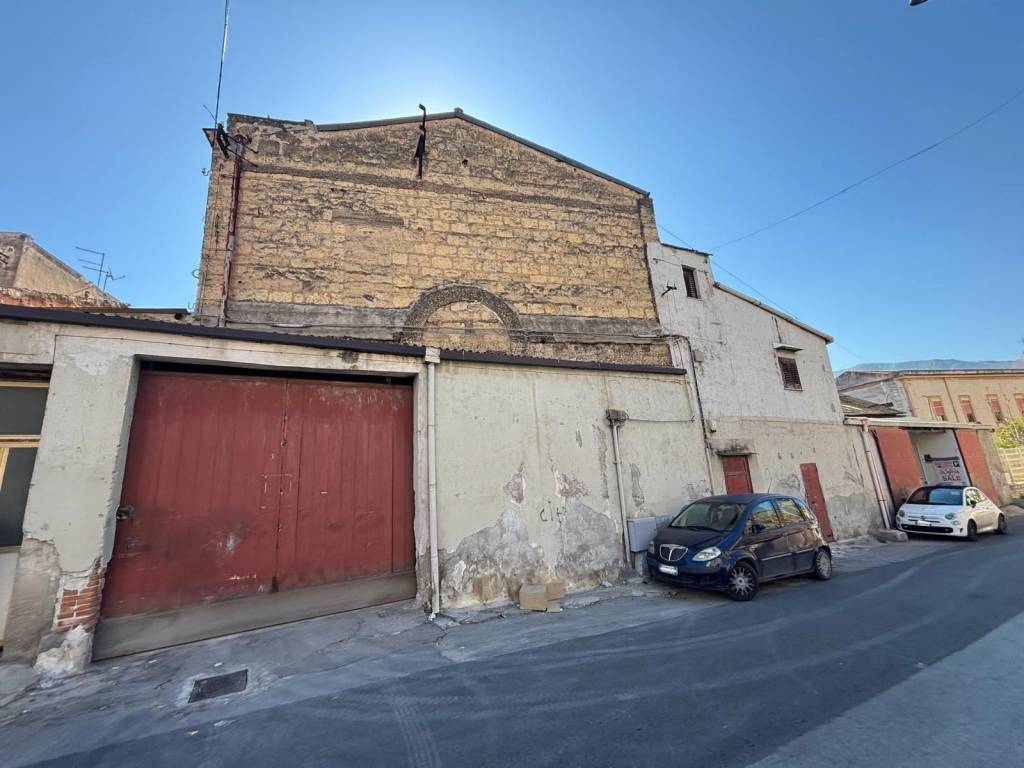 negozio in vendita a Palermo in zona Oreto
