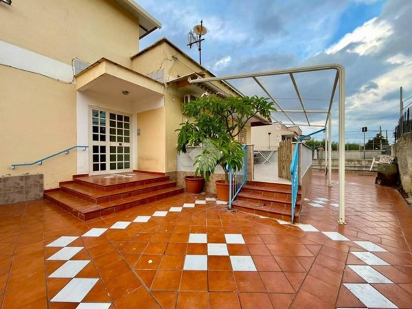 casa indipendente in vendita a Palermo in zona Mezzomonreale