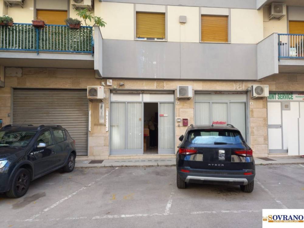 locale commerciale in vendita a Palermo in zona Malaspina/Palagonia