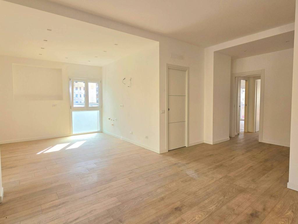 appartamento in vendita a Palermo in zona Malaspina/Palagonia