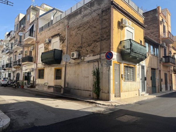 appartamento in vendita a Palermo in zona San Lorenzo