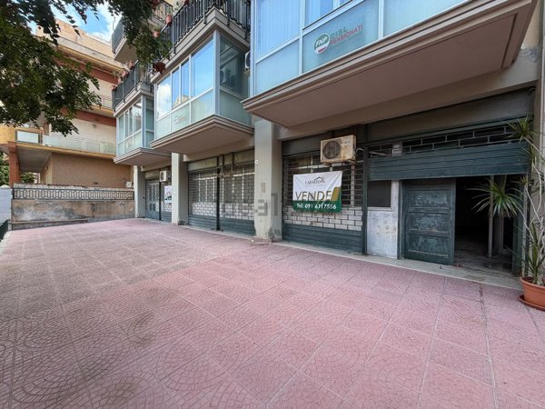 ufficio in vendita a Palermo in zona Resuttana