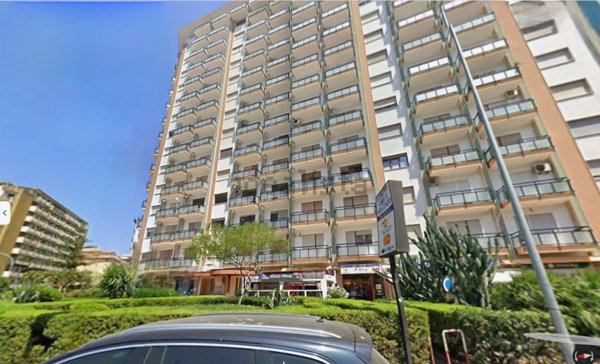 appartamento in vendita a Palermo in zona Malaspina/Palagonia