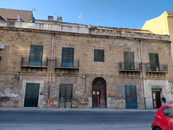 appartamento in vendita a Palermo in zona Zisa