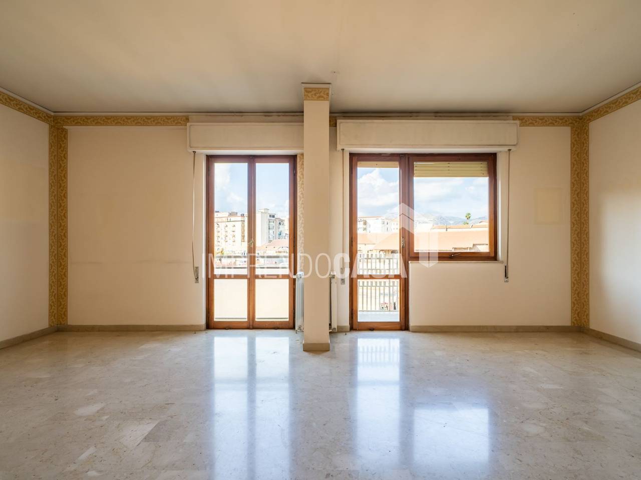 appartamento in vendita a Palermo in zona Malaspina/Palagonia