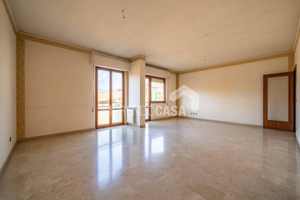 appartamento in vendita a Palermo in zona Malaspina/Palagonia