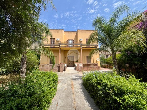 casa indipendente in vendita a Palermo in zona Mezzomonreale