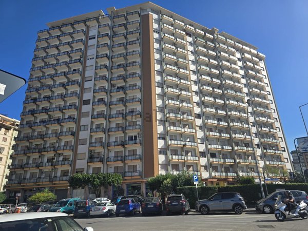 appartamento in vendita a Palermo in zona Malaspina/Palagonia