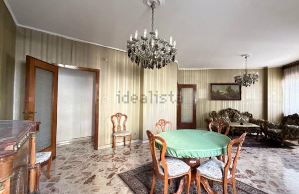 appartamento in vendita a Palermo in zona Malaspina/Palagonia