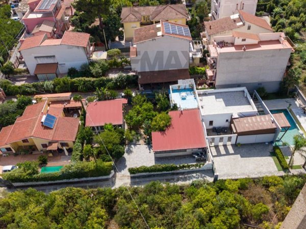 casa indipendente in vendita a Palermo in zona Chiavelli