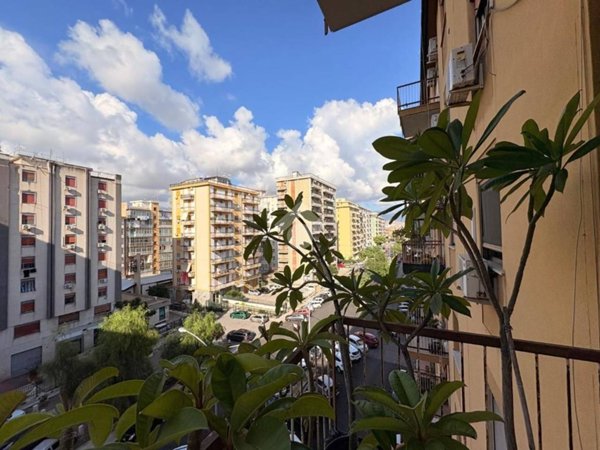 appartamento in vendita a Palermo in zona Montegrappa / Santa Rosalia
