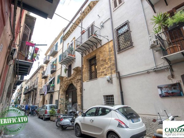 locale commerciale in vendita a Palermo in zona Centro storico