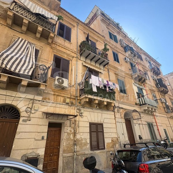 appartamento in vendita a Palermo in zona Zisa