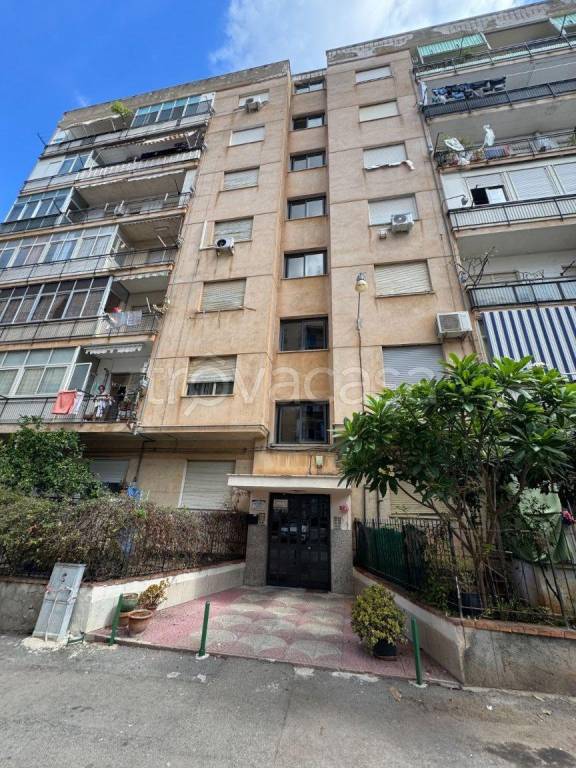appartamento in vendita a Palermo in zona Chiavelli