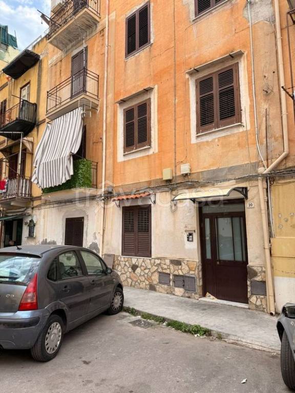 appartamento in vendita a Palermo in zona Montegrappa / Santa Rosalia