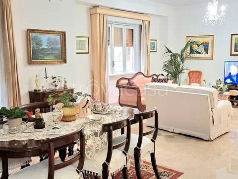 appartamento in vendita a Palermo in zona Politeama