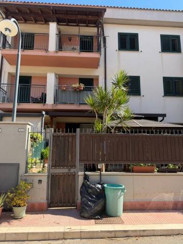 casa indipendente in vendita a Palermo in zona Partanna