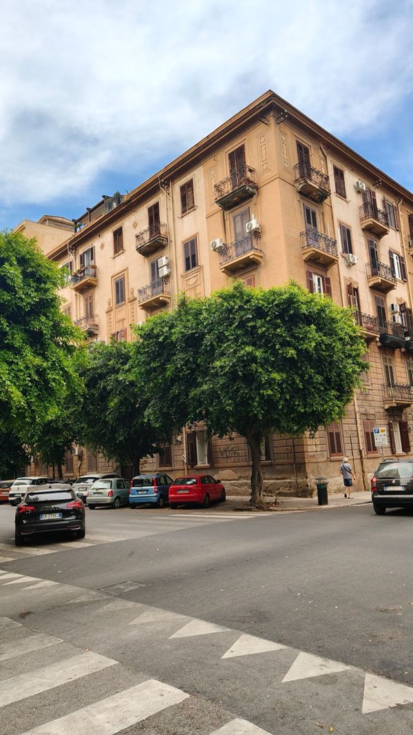 appartamento in vendita a Palermo in zona Politeama