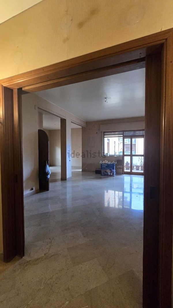appartamento in vendita a Palermo in zona Malaspina/Palagonia