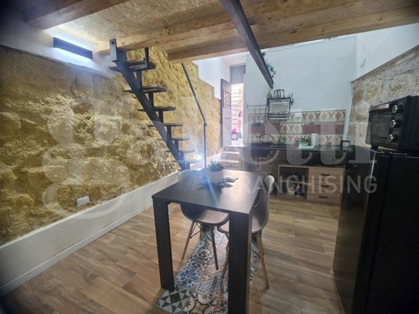 appartamento in vendita a Palermo in zona Centro storico
