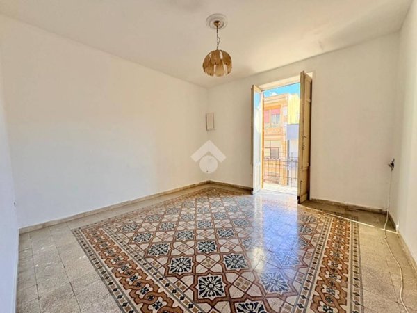 appartamento in vendita a Palermo in zona Montegrappa / Santa Rosalia
