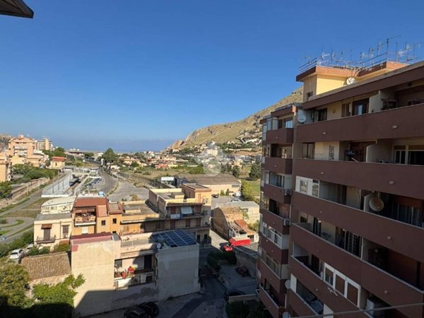 appartamento in vendita a Palermo in zona Tommaso Natale