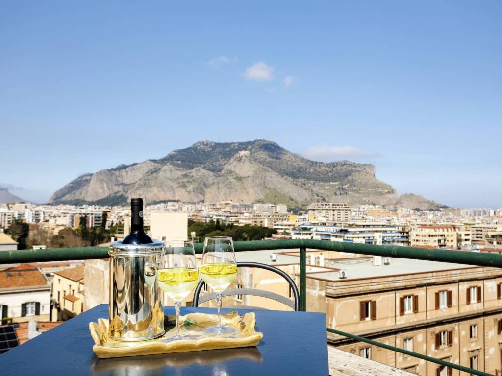 appartamento in vendita a Palermo in zona Libertà