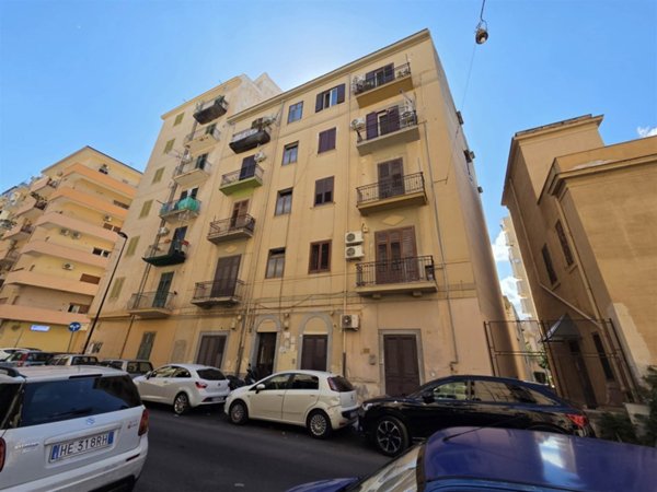 appartamento in vendita a Palermo in zona Montegrappa / Santa Rosalia