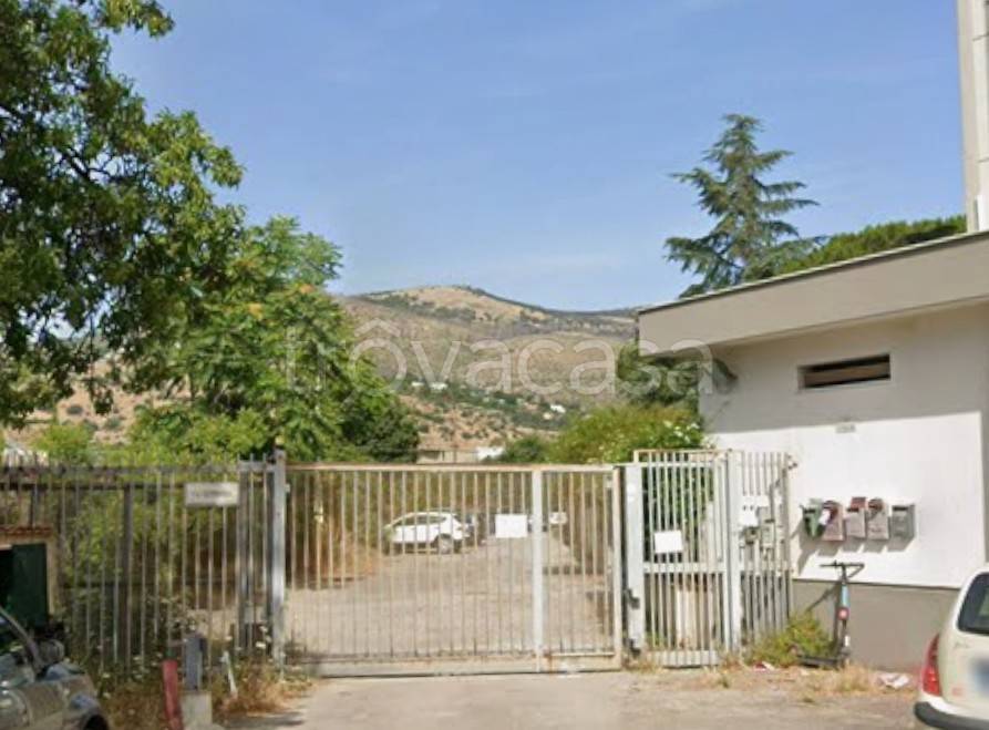 locale commerciale in vendita a Palermo