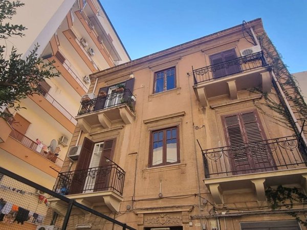 appartamento in vendita a Palermo in zona Zisa
