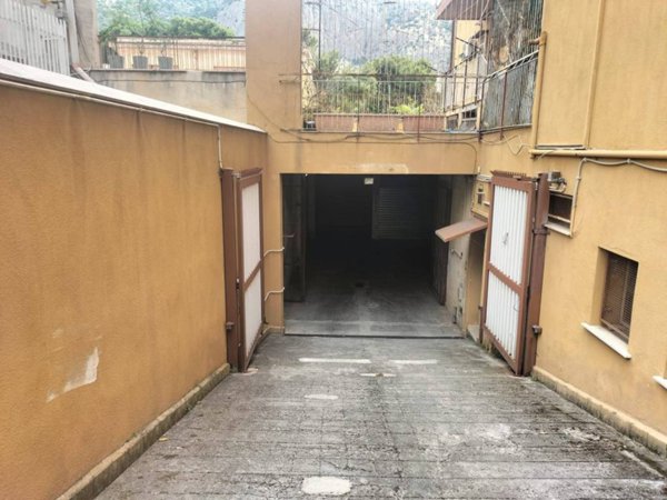 box auto in vendita a Palermo in zona Resuttana