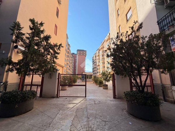 appartamento in vendita a Palermo in zona Zisa