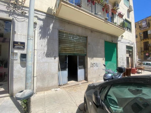 locale commerciale in vendita a Palermo in zona Zisa