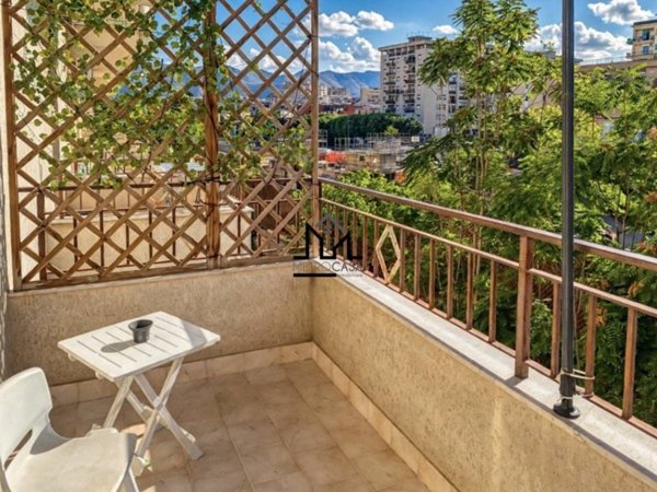 appartamento in vendita a Palermo in zona Zisa